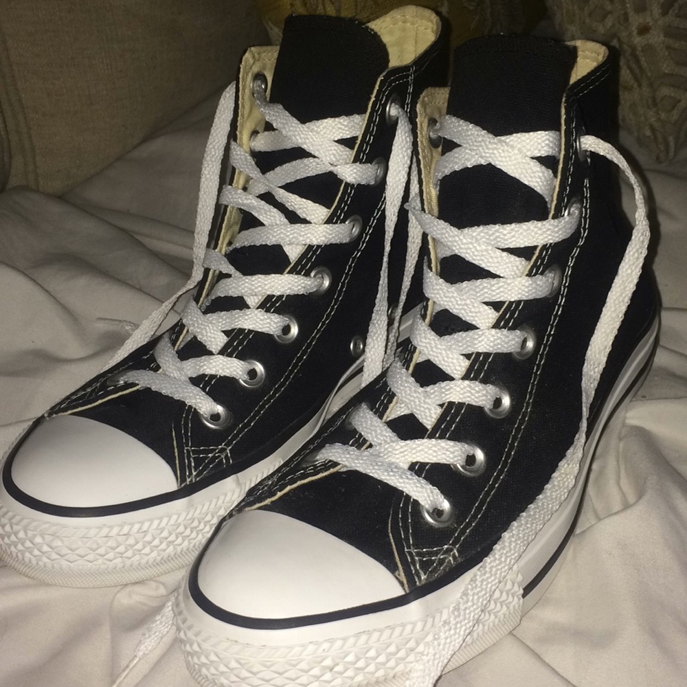 Black high top converse